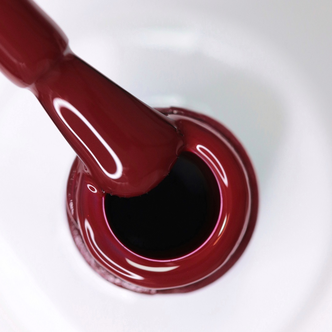 Striplac Peel or Soak Velvet Red Striplac Peel or Soak Velvet Red