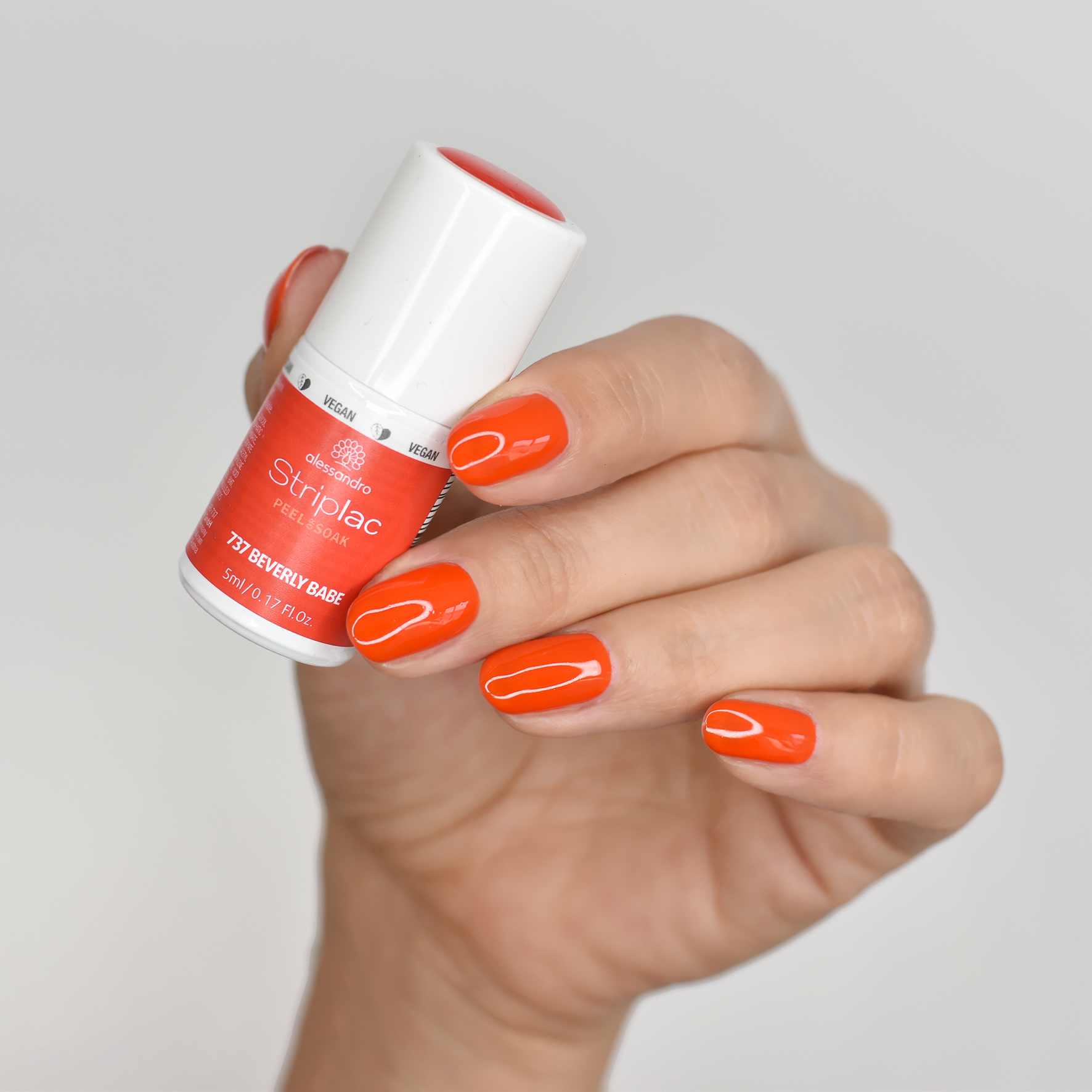 Striplac Peel or Soak Beverly Babe