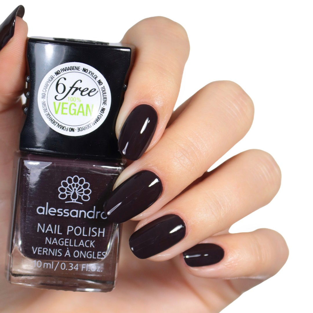 Nagellack alessandro 77-183 Black Cherry |